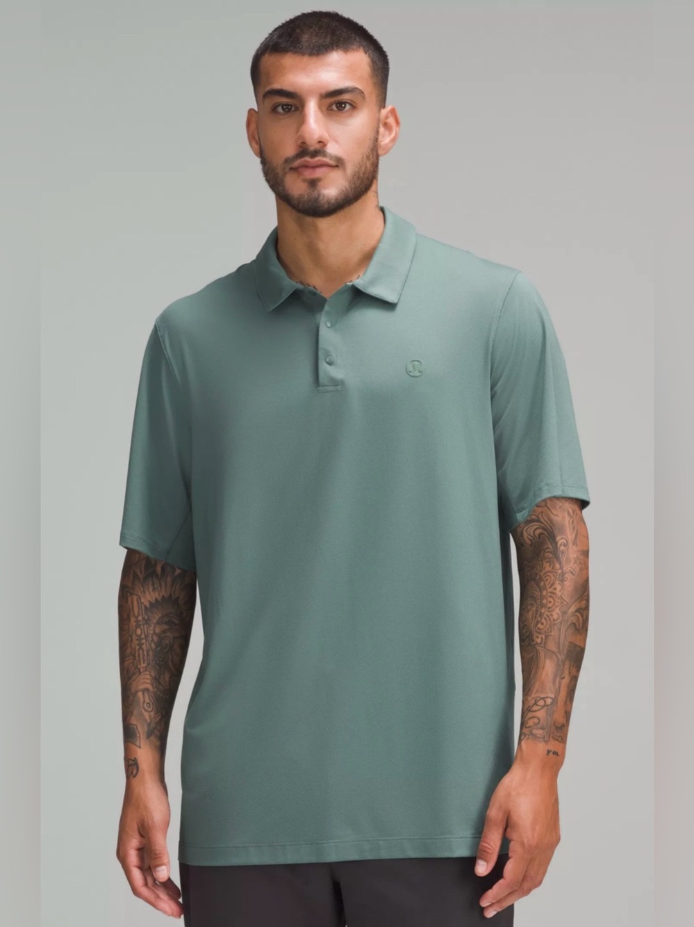 Lululemon
LOGO SPORT POLO SHORT SLEEVE SHIRT
22” PTP